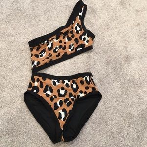 Michael Kors zone Shoulder Cutout Swimsuit